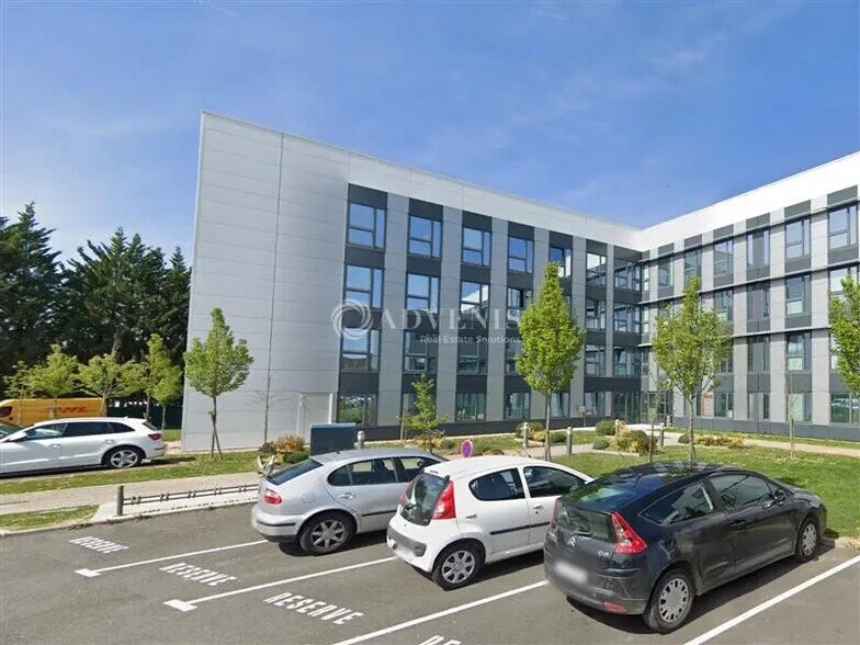 Office in Tours for lease - Building Photo - Image 2 of 8