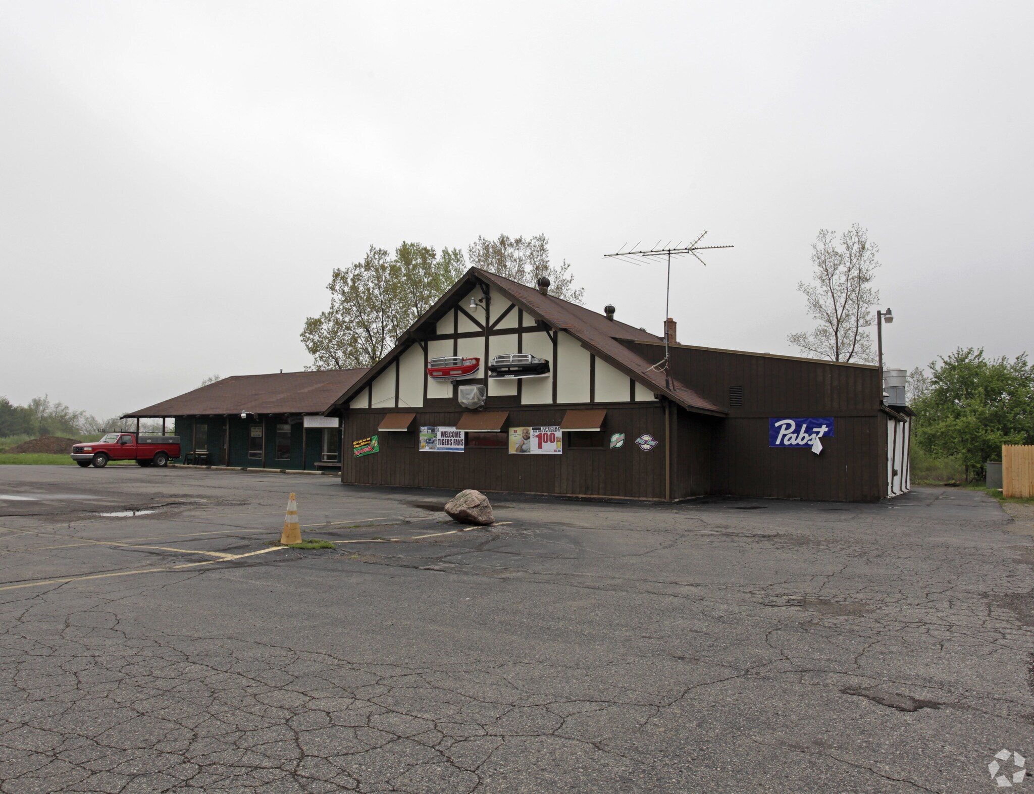 10816-10832 Dixie Hwy, Davisburg, MI for sale Primary Photo- Image 1 of 1