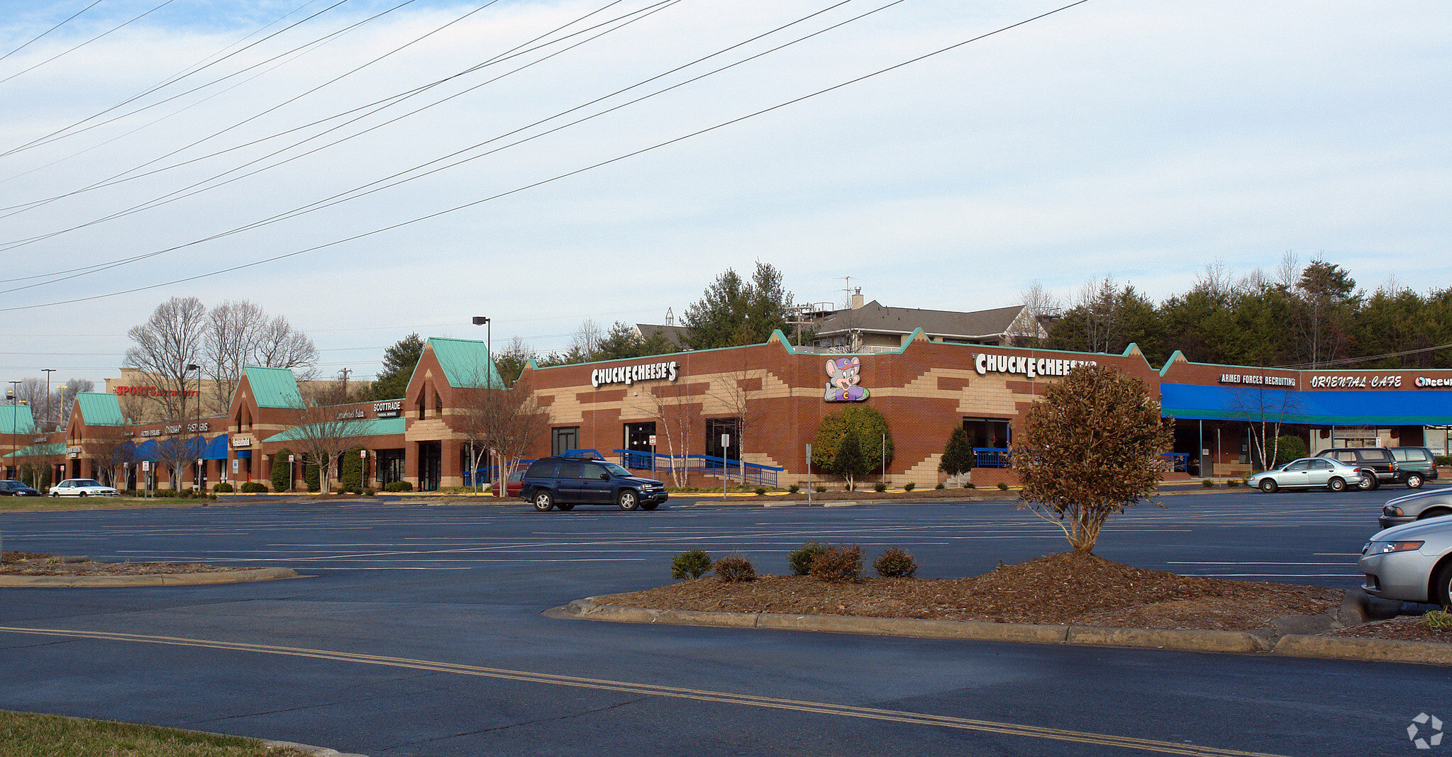 500-692 Hanes Mall Blvd, Winston-Salem, NC for lease Building Photo- Image 1 of 27