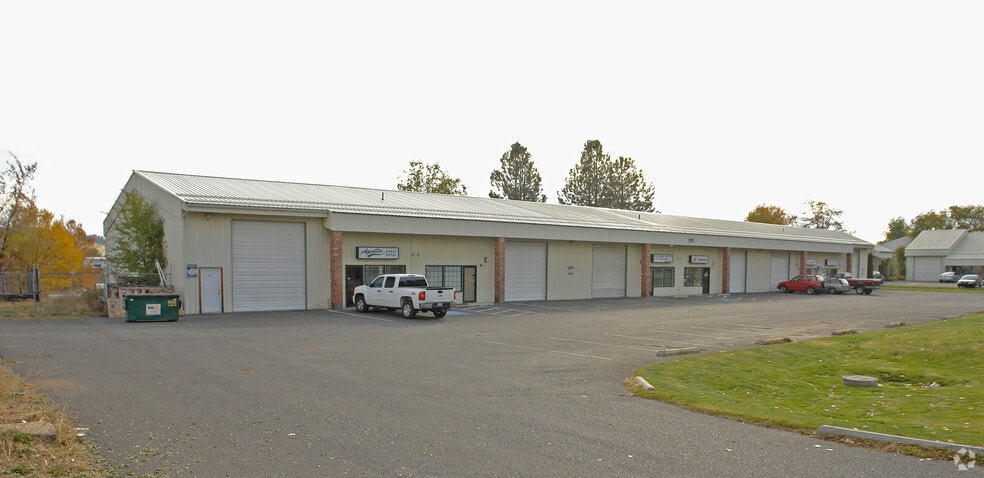 7826 N Market St, Spokane, WA for lease - Primary Photo - Image 1 of 17
