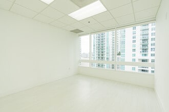 848 Brickell Ave, Miami, FL for lease Building Photo- Image 1 of 7