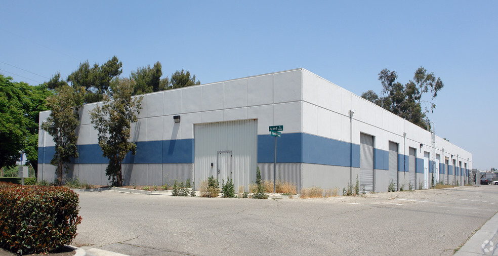 920 E Cooley Ave, San Bernardino, CA for lease - Building Photo - Image 2 of 9