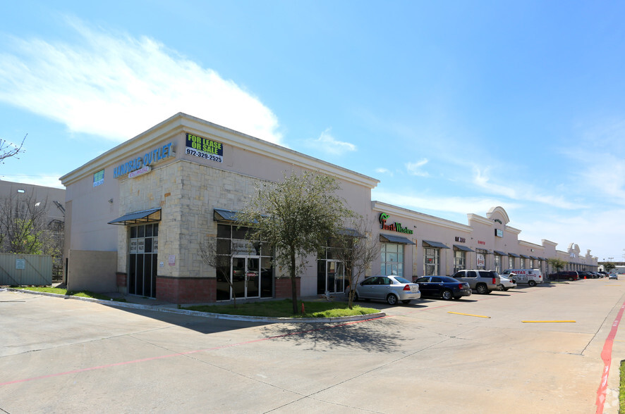 11532 Harry Hines Blvd, Dallas, TX for lease - Building Photo - Image 2 of 8