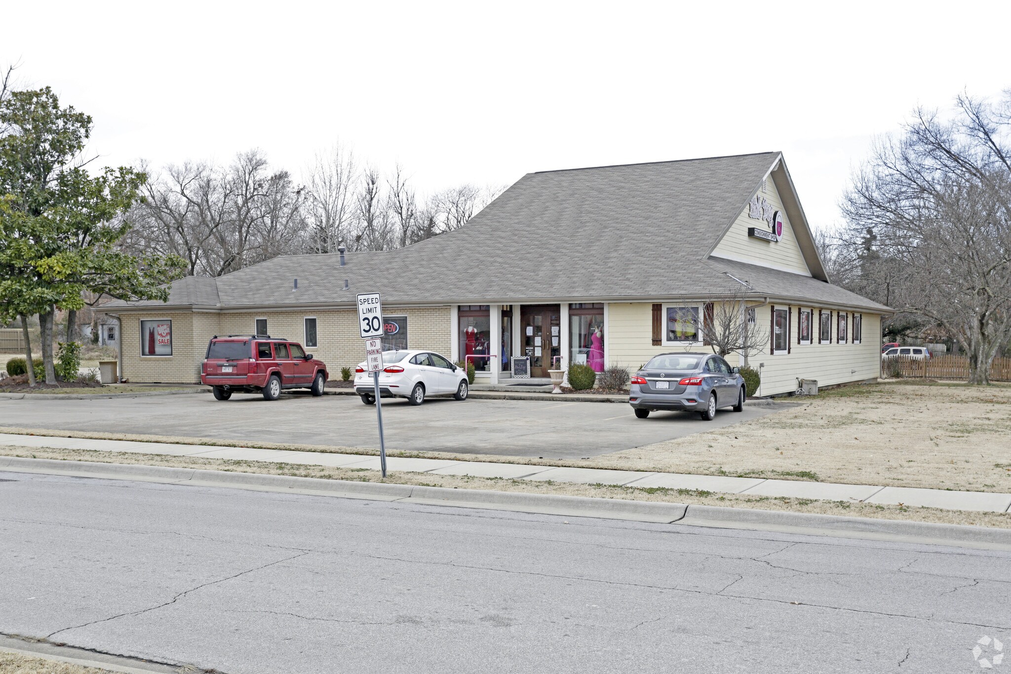1500 W Walnut St, Rogers, AR for sale Primary Photo- Image 1 of 1