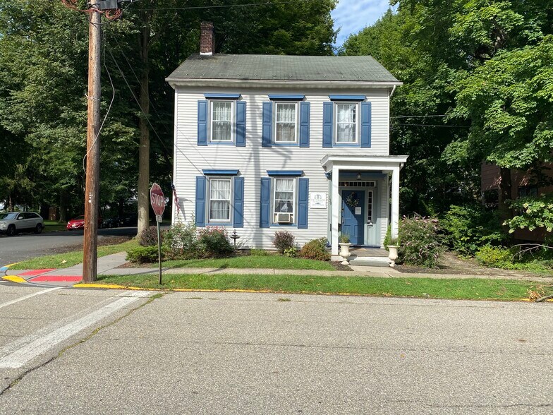 130 Mansfield St, Belvidere, NJ for lease - Primary Photo - Image 2 of 12