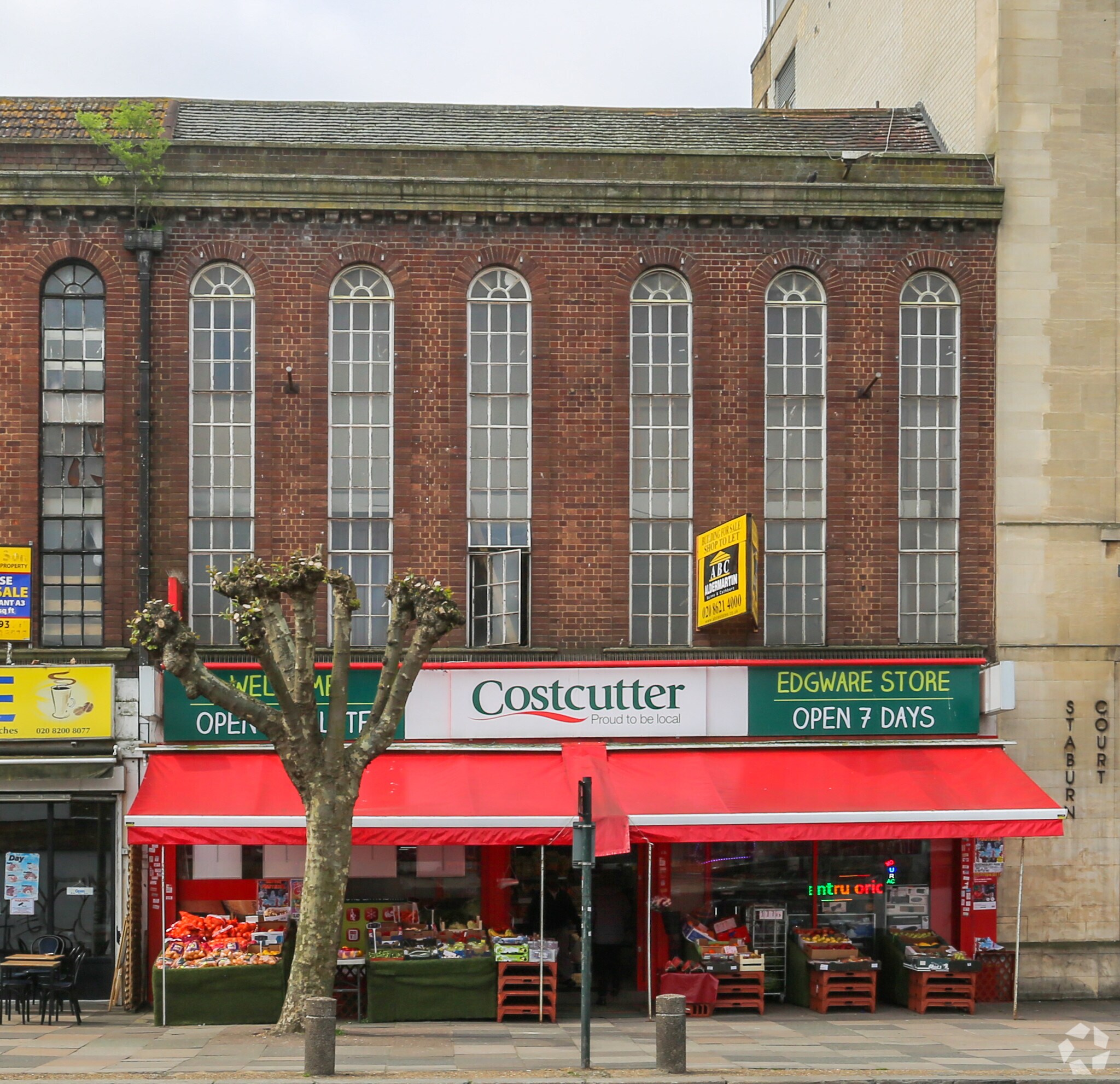 49 Burnt Oak Broa, Edgware for sale Primary Photo- Image 1 of 1