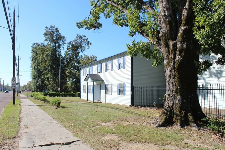 1225 Bailey Ave, Jackson, MS for sale - Building Photo - Image 2 of 16