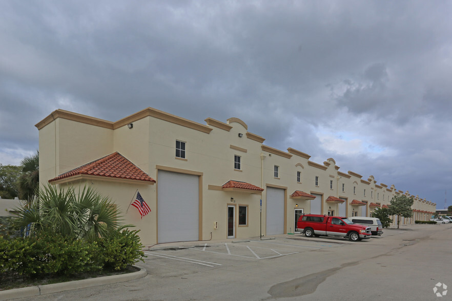 1118 25th St, West Palm Beach, FL for lease - Building Photo - Image 1 of 7