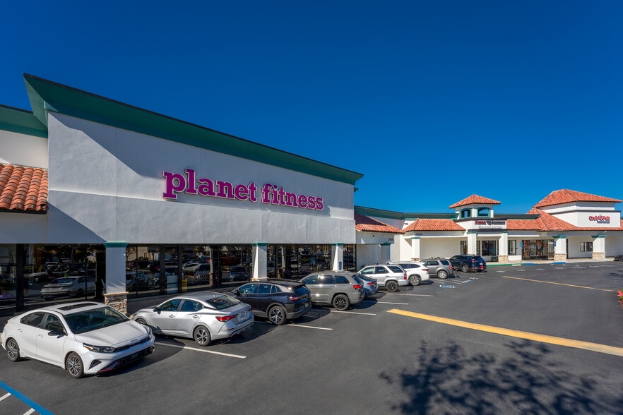 3720-3780 Mission Ave, Oceanside, CA for lease - Building Photo - Image 3 of 9