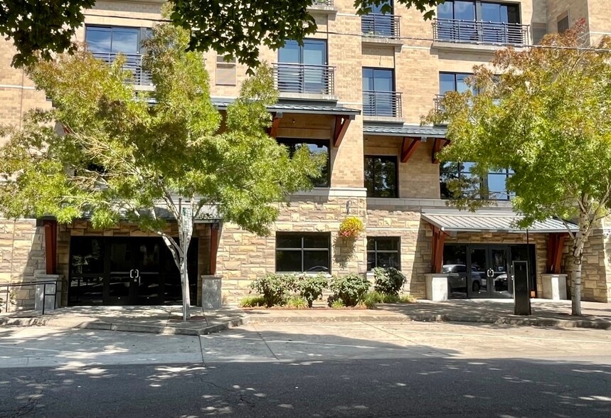 777 Commercial St SE, Salem, OR for lease - Building Photo - Image 2 of 18