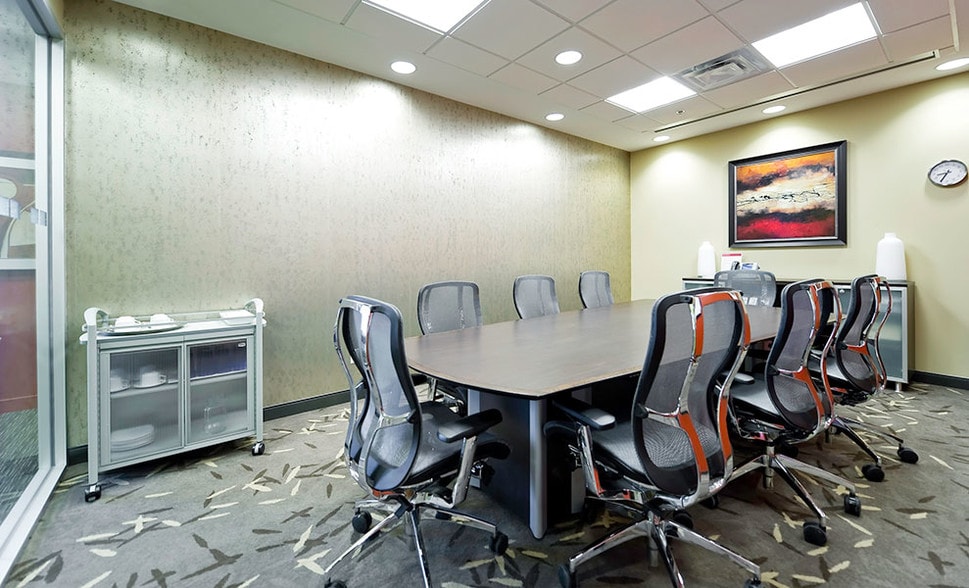 2572 Boul Daniel Johnson, Laval, QC for lease - Interior Photo - Image 3 of 10