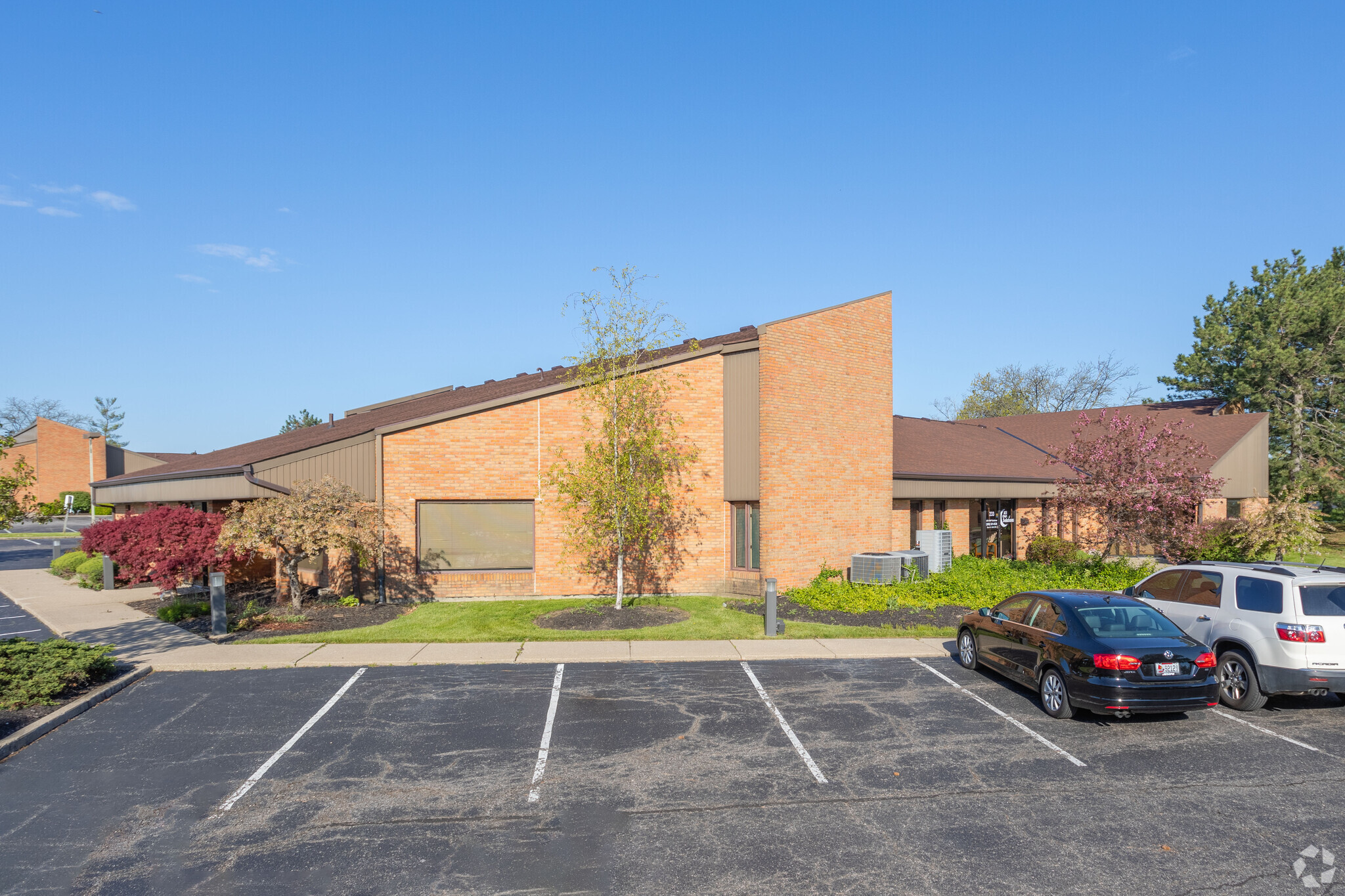 230-236 Thomas More Pky, Crestview Hills, KY for lease Primary Photo- Image 1 of 60