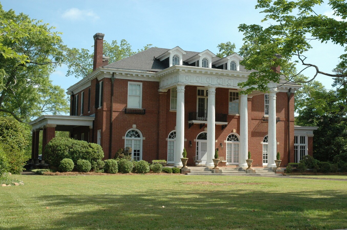 304 Broad St, Lagrange, GA 30240