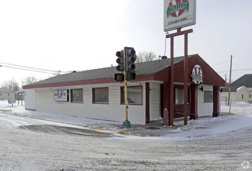 4 Center Ave W, Dilworth, MN for sale - Primary Photo - Image 1 of 1