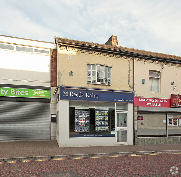 58 Albert Rd, Widnes for sale - Primary Photo - Image 1 of 1