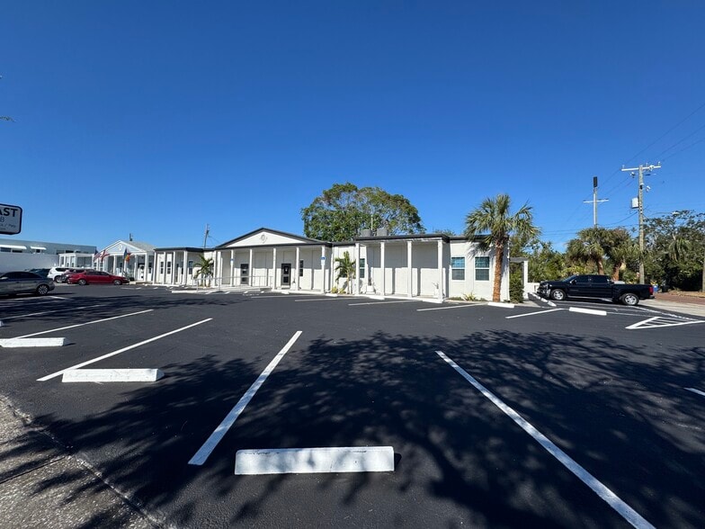 3819-3827 Central Ave, Saint Petersburg, FL for lease - Building Photo - Image 3 of 6