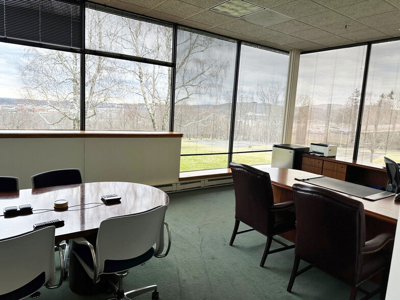 36 Apple Ridge Rd, Danbury, CT for lease - Interior Photo - Image 2 of 4