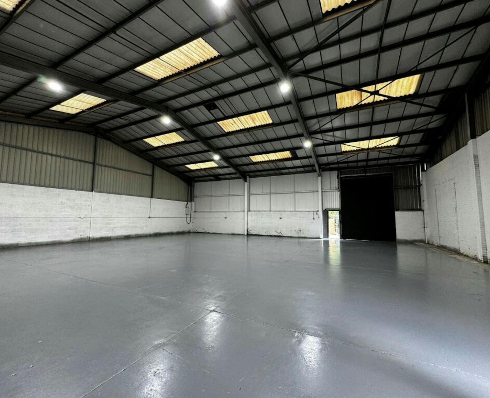 Magpie Grv, Tonypandy for lease Interior Photo- Image 1 of 3