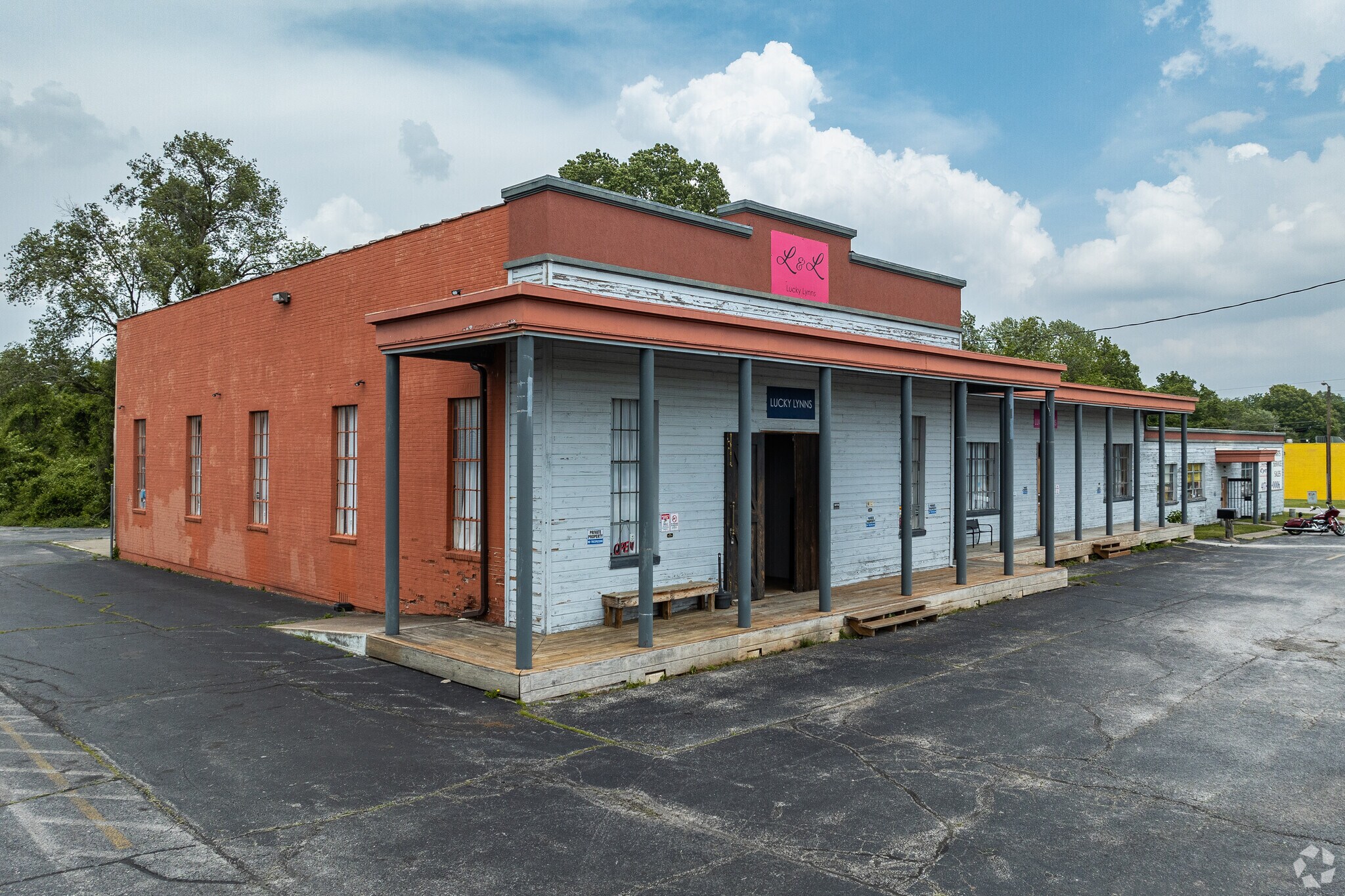 4319 W Chestnut Expy, Springfield, MO for sale Building Photo- Image 1 of 1