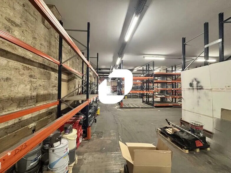 Flex in Bordeaux for lease - Building Photo - Image 2 of 8