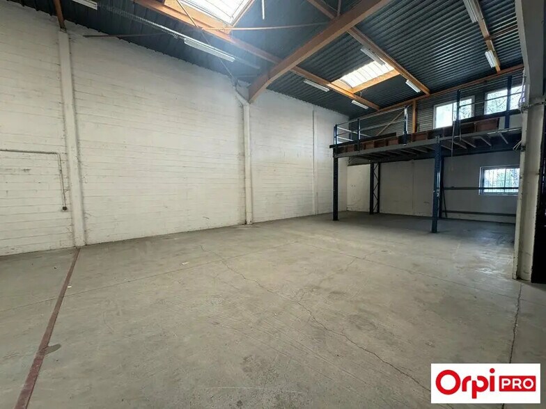 Flex in Wissous for lease - Interior Photo - Image 3 of 7