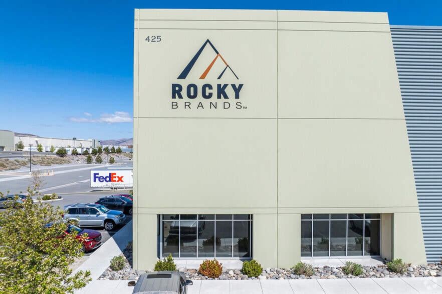 425 E Sydney Dr, Mccarran, NV for lease - Building Photo - Image 3 of 7