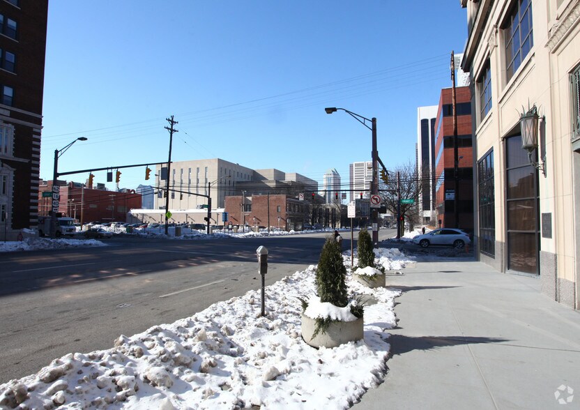366 E Broad St, Columbus, OH for sale - Building Photo - Image 1 of 1