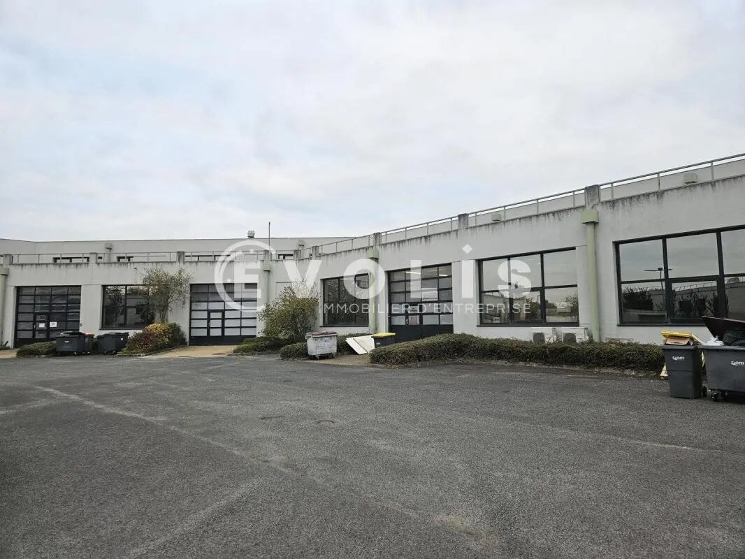 Flex in Villejust for sale Building Photo- Image 1 of 9