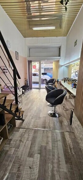 Retail in Nice for sale - Interior Photo - Image 2 of 4