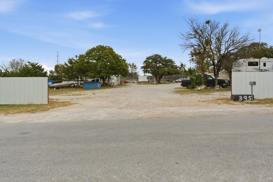 395 Mary Dr, Weatherford, TX for sale - Building Photo - Image 3 of 22