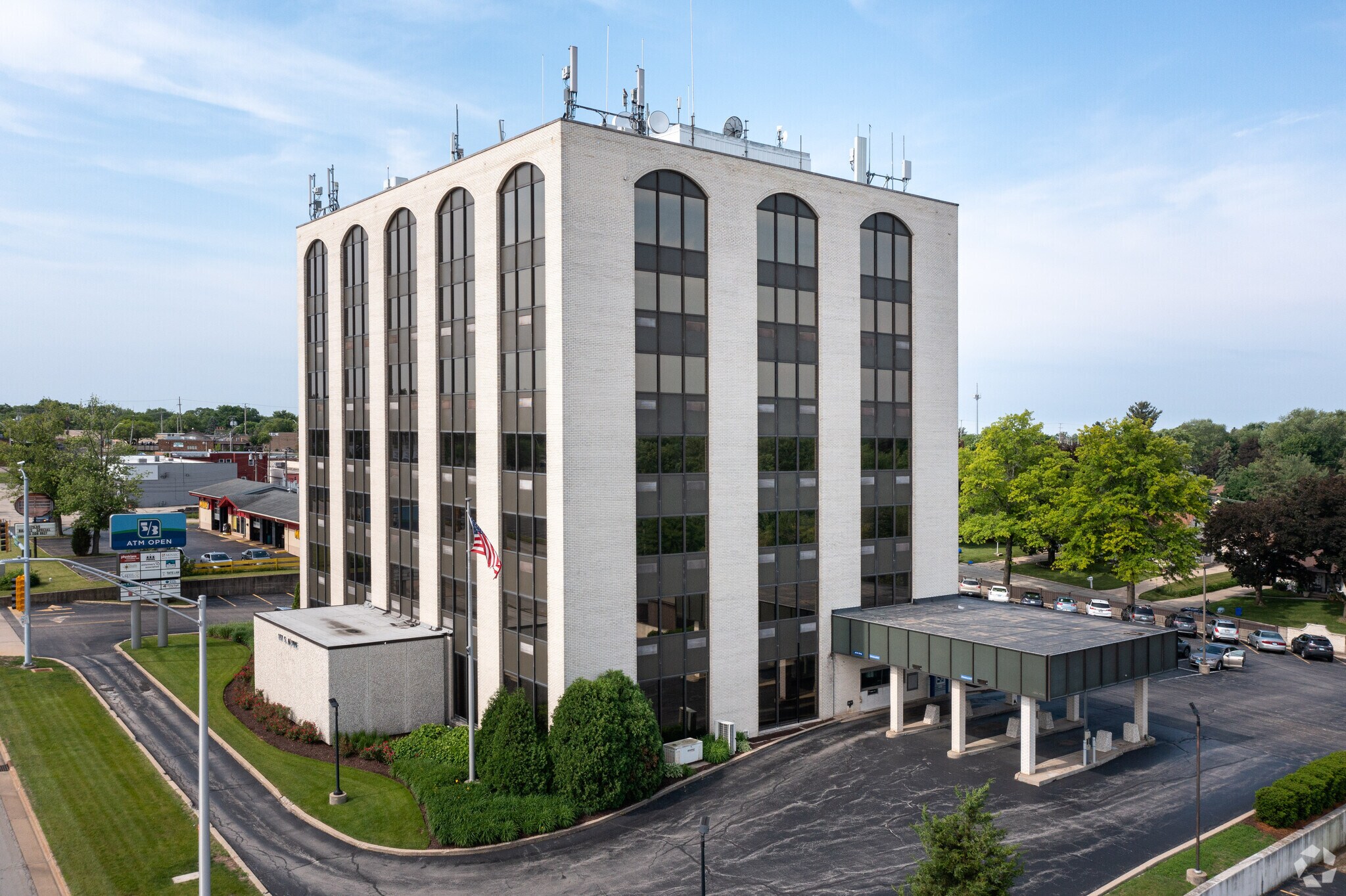 1111 S Alpine Rd, Rockford, IL 61108 Office/Retail for Lease