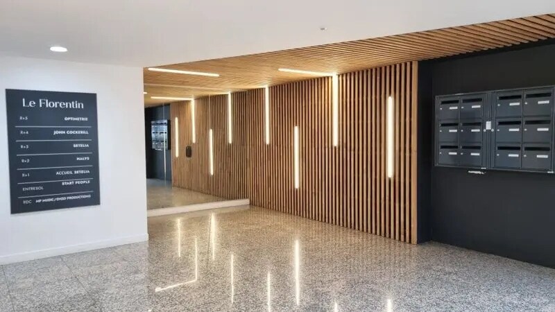 16 Rue Jean Jacques Rousseau, Issy-les-Moulineaux for lease - Lobby - Image 3 of 14