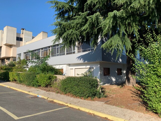 Office in Chilly-Mazarin for sale - Building Photo - Image 1 of 8