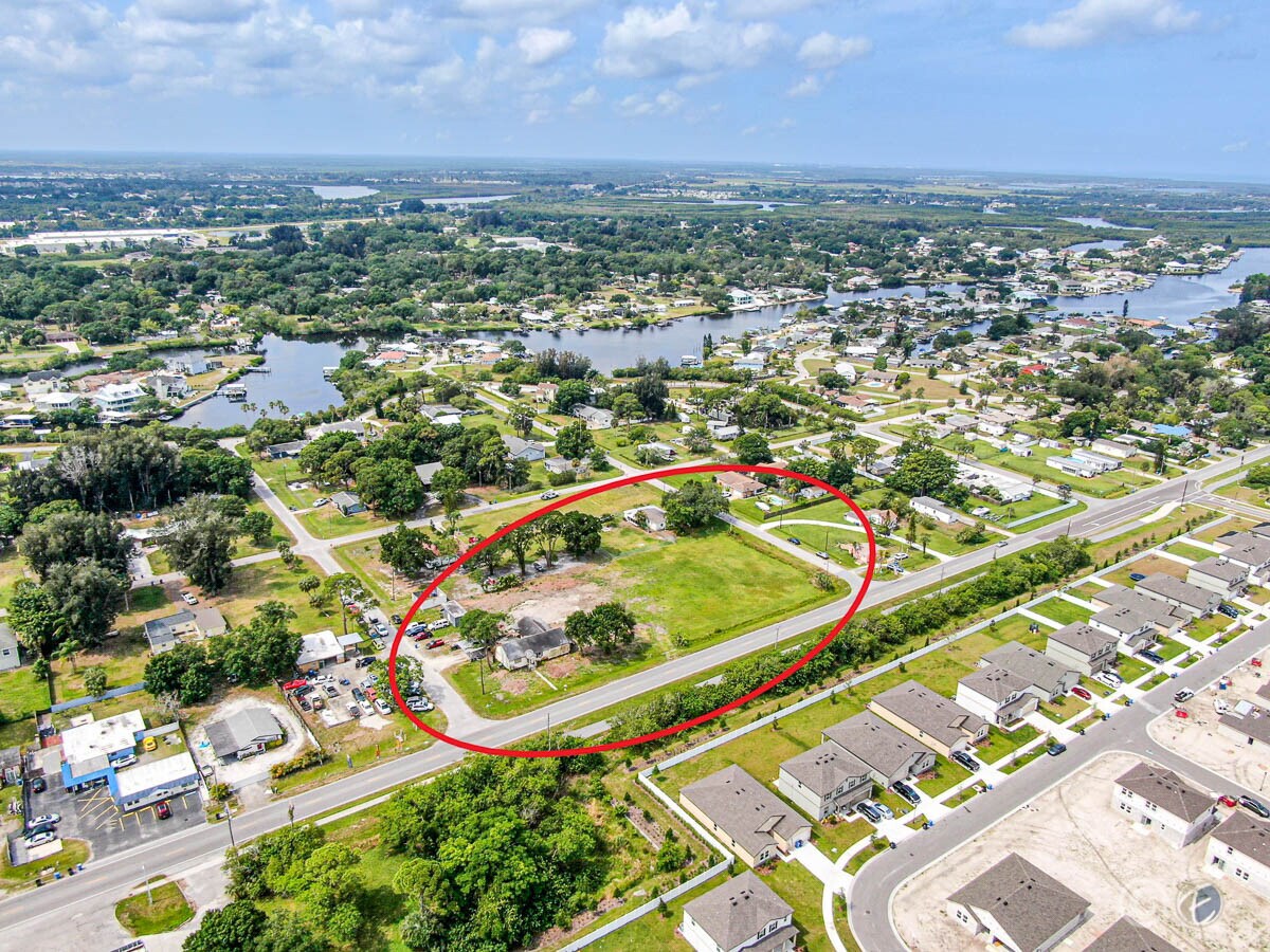W Shell Point Rd, Ruskin, FL 33570