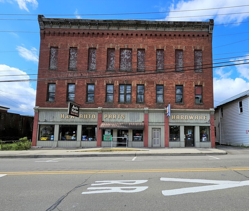 147 N Broad St, Ridgway, PA 15853