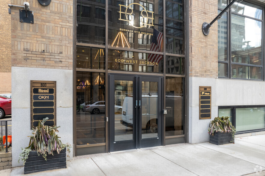 600 W Jackson Blvd, Chicago, IL for lease - Building Photo - Image 3 of 6