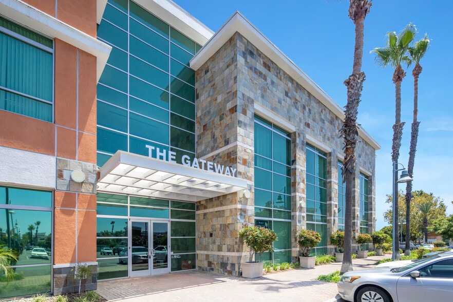 1520 N Mountain Ave, Ontario, CA for lease - Building Photo - Image 1 of 22