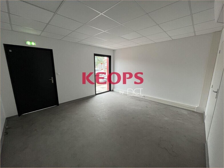 Flex in Toulouse for lease - Interior Photo - Image 2 of 7