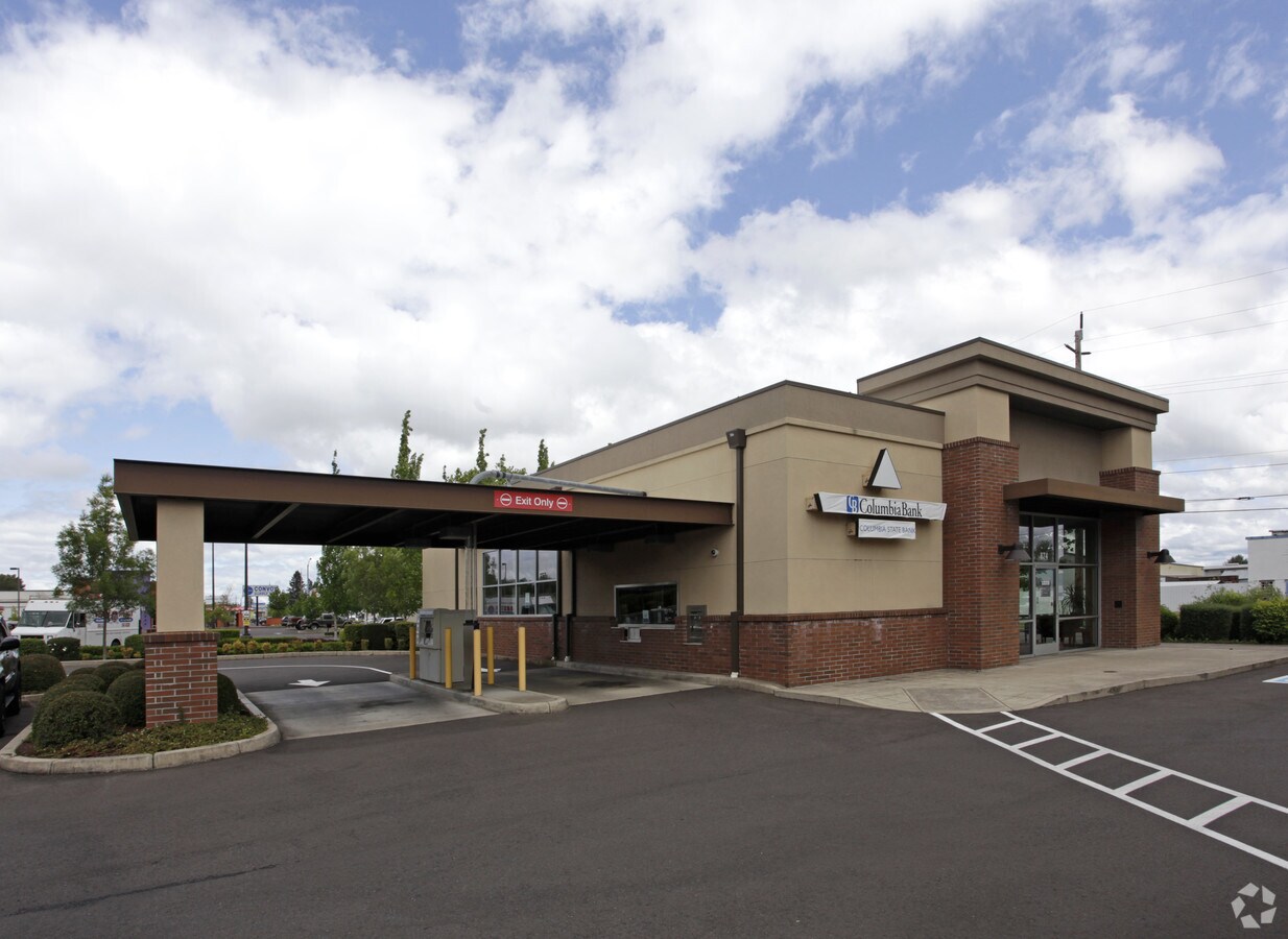 874 Seneca Rd, Eugene, OR 97402 Pad Builidng with Drive Thru