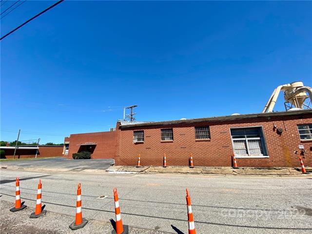 120 11th St NW, Hickory, NC for sale - Building Photo - Image 2 of 13