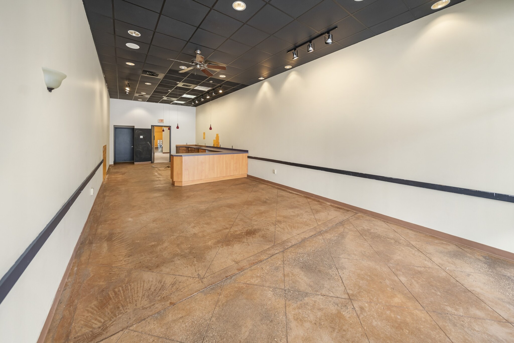 61101-61125 Airport Rd, Slidell, LA for lease Interior Photo- Image 1 of 14