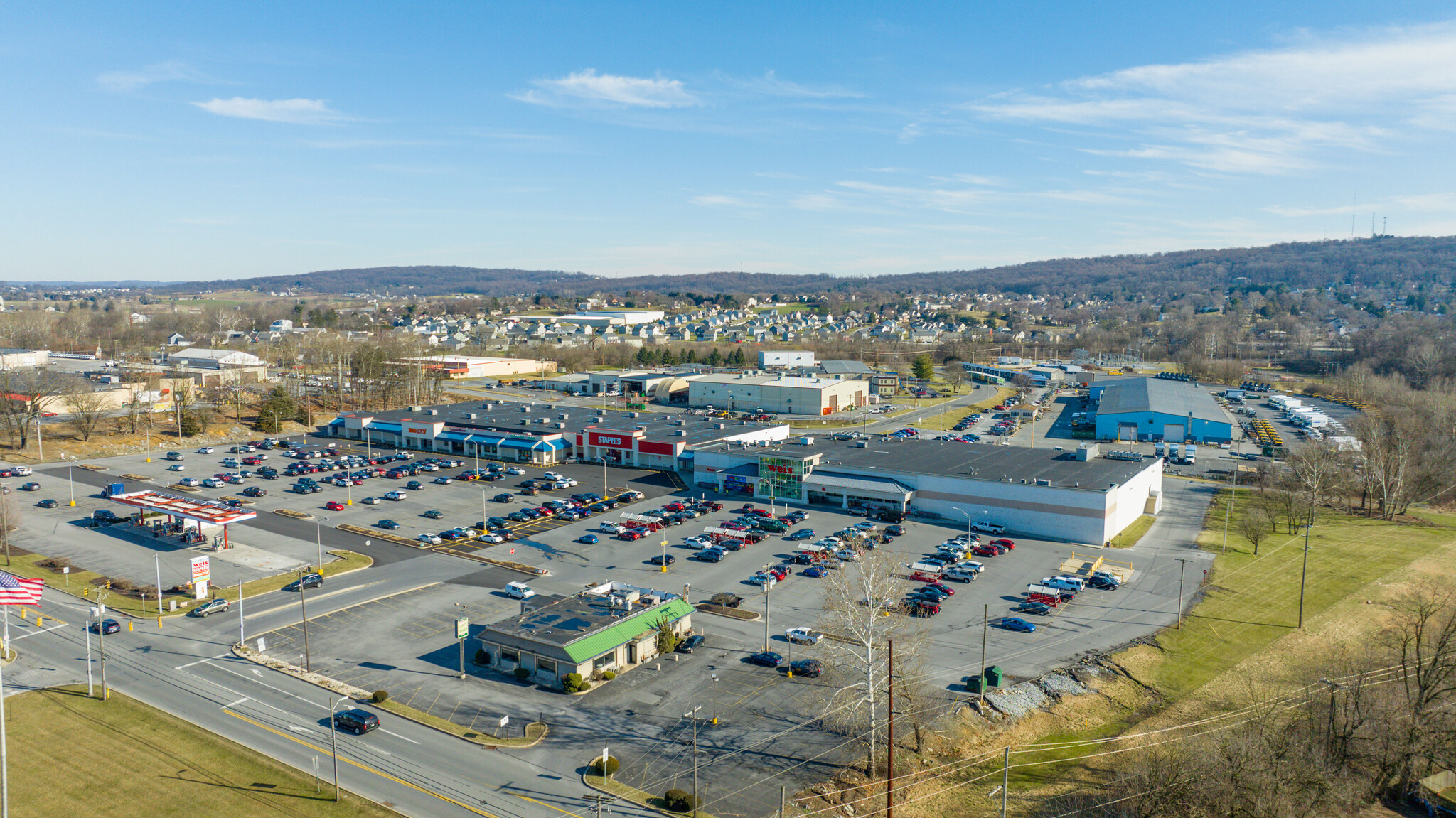 331-389 N Reading Rd, Ephrata, PA for lease Building Photo- Image 1 of 3