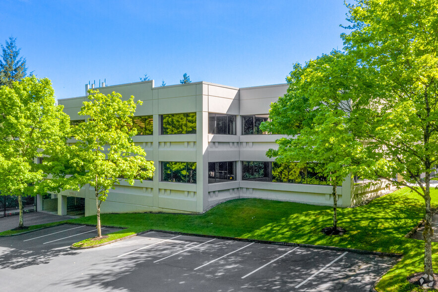 3005 112th Ave NE, Bellevue, WA for lease - Building Photo - Image 3 of 10