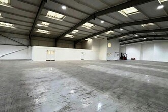Grafton Way, Basingstoke for lease Interior Photo- Image 2 of 5