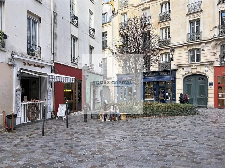 15 Rue Ferdinand Duval, Paris for lease - Building Photo - Image 1 of 2