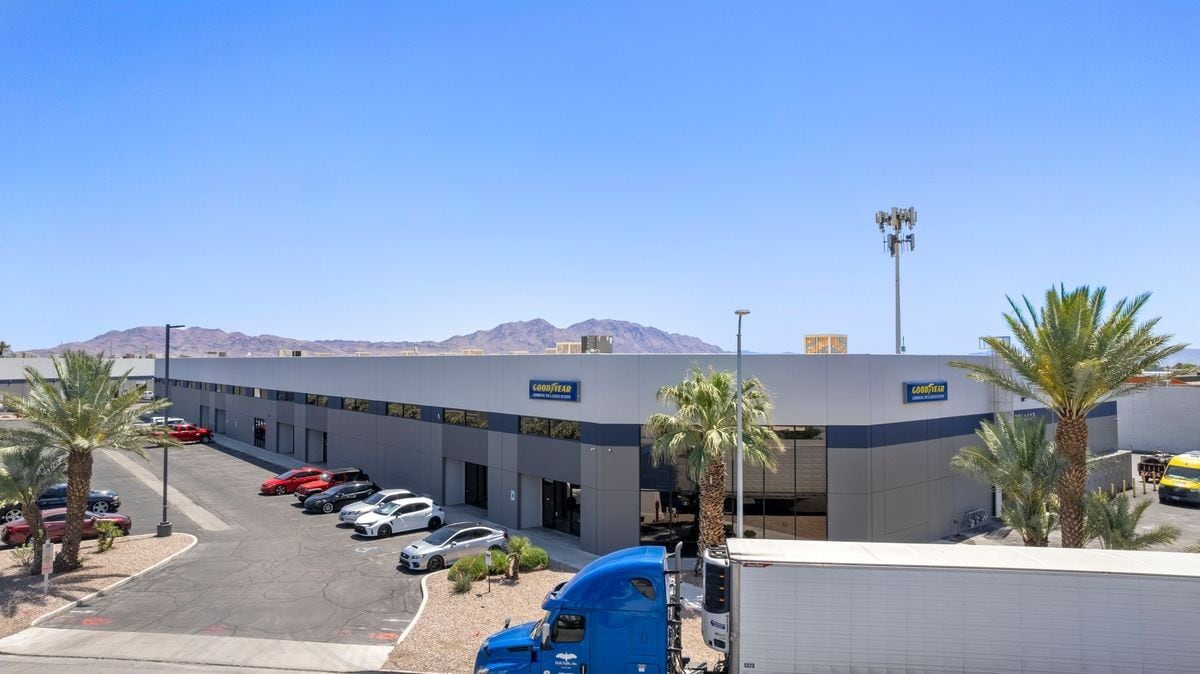 4420-4440 Mitchell St, North Las Vegas, NV for lease Building Photo- Image 1 of 4