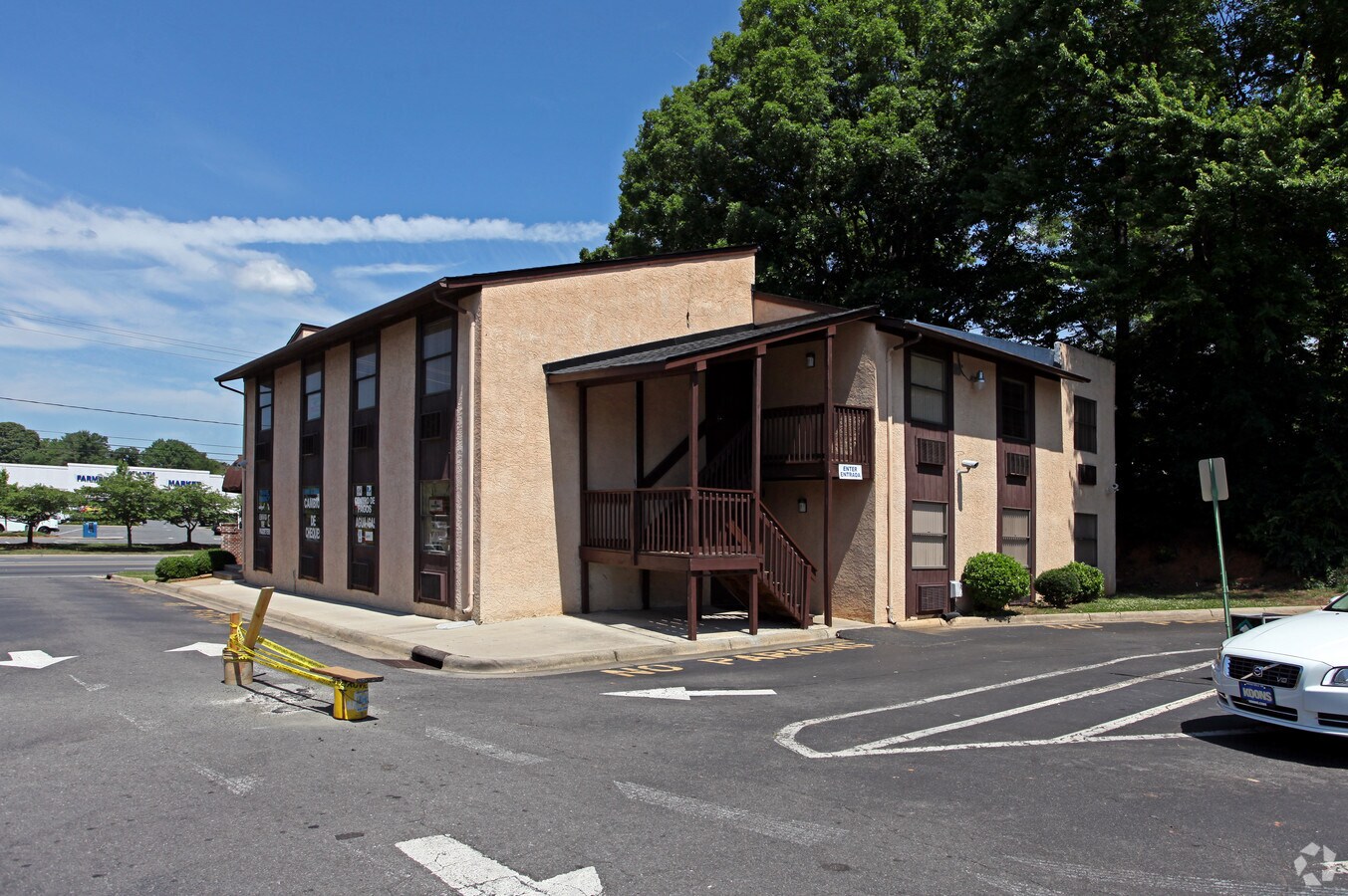 3125 Eastway Dr, Charlotte, NC 28205