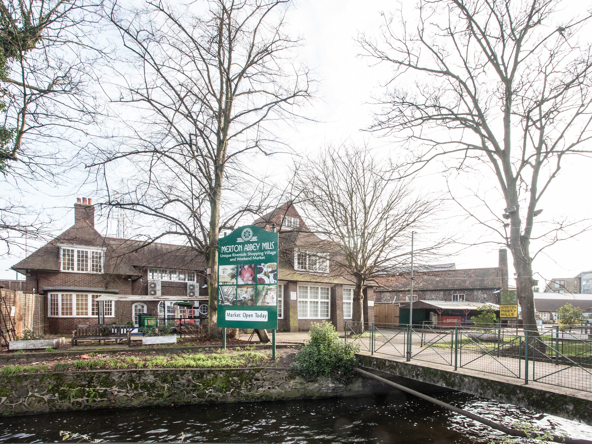 Watermill Way, London for sale Primary Photo- Image 1 of 1