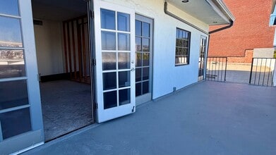 449 S Beverly, Beverly Hills, CA for lease Interior Photo- Image 2 of 7