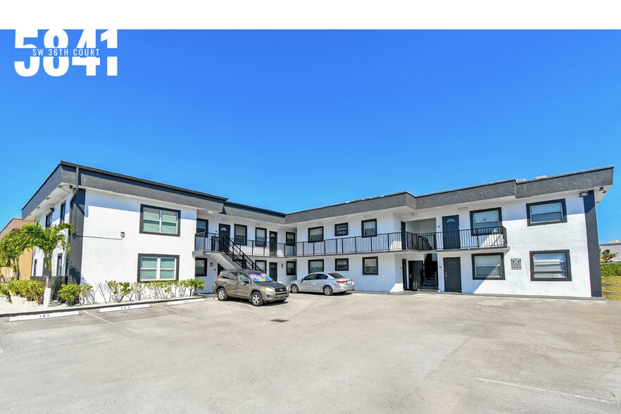 5621 SW 36th Ct, Davie, FL for sale - Building Photo - Image 2 of 5